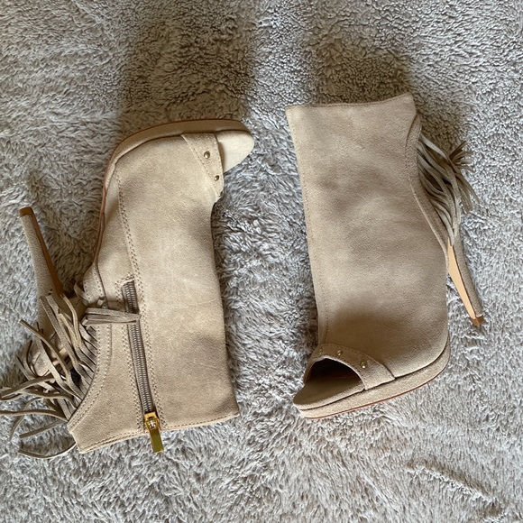 COLIN STUART BEIGE GENUINE LEATHER STILETTO BOOTIE - Picture 3 of 5